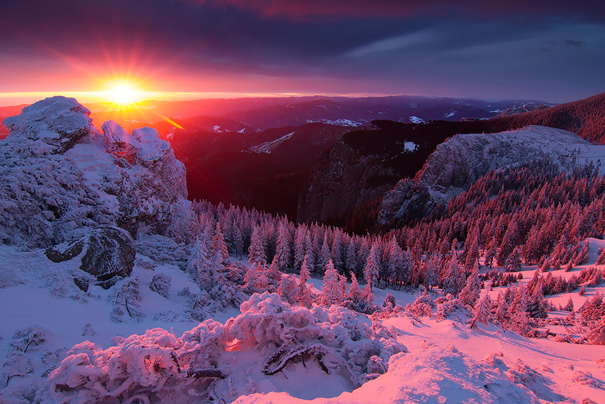 11. Snowing in Ceahlau