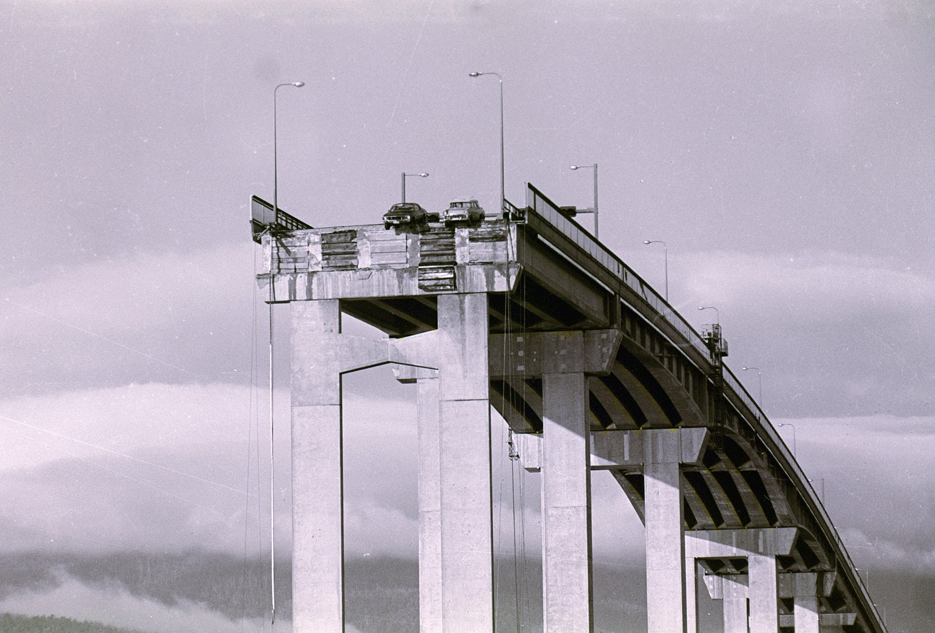 22. Tasman Bridge Disaster,
