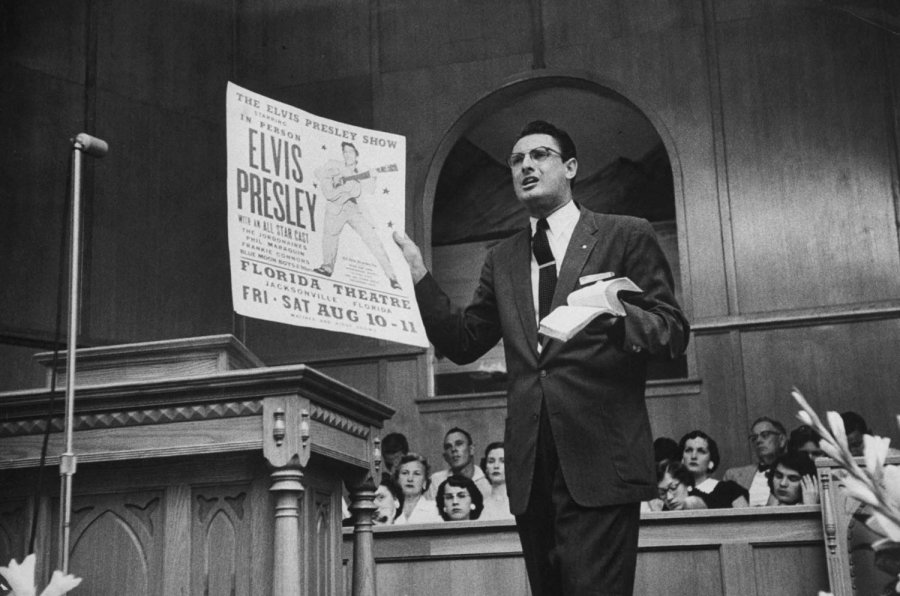 25. Robert Gray denounces Elvis Presley before his concerts in Jacksonville