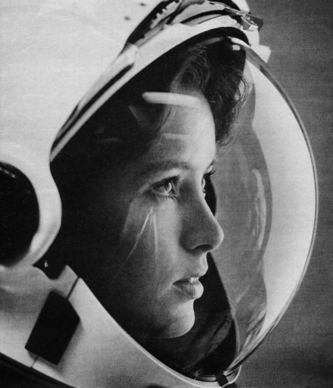 5. Anna Fisher is the first lady in space