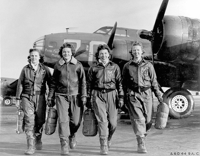 7. Female pilots leaving their B-17