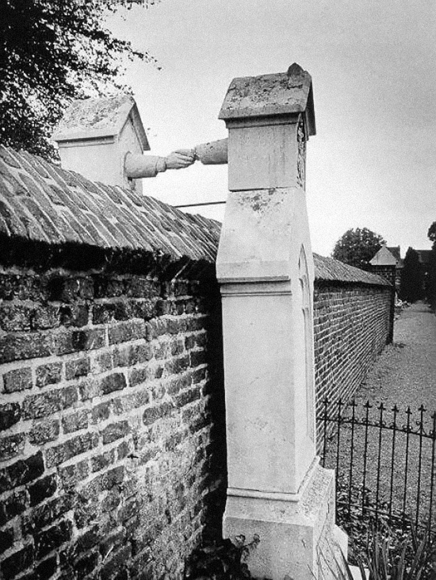 4. The graves of Catholic woman and her protestant Husband
