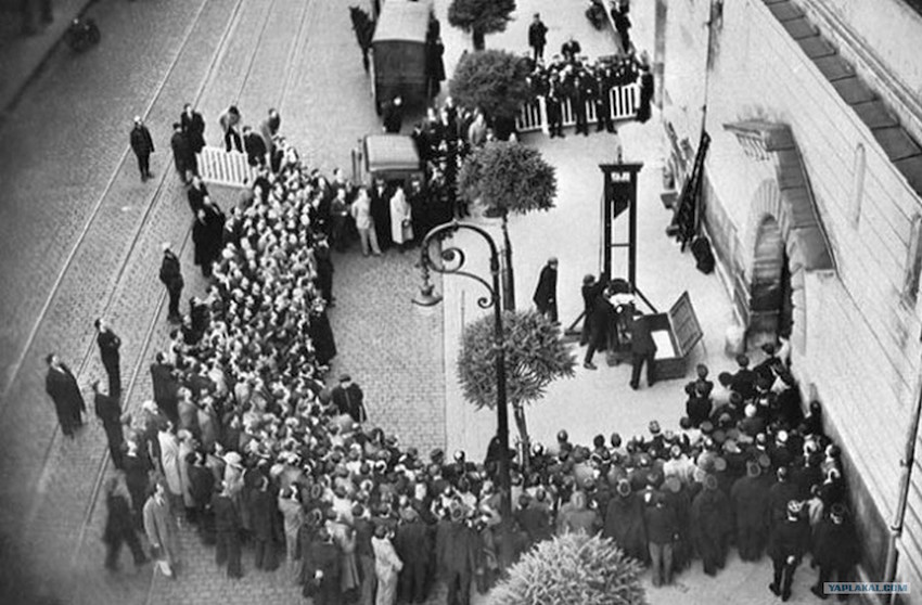 3. The Last Public Execution By Guillotine - 1939